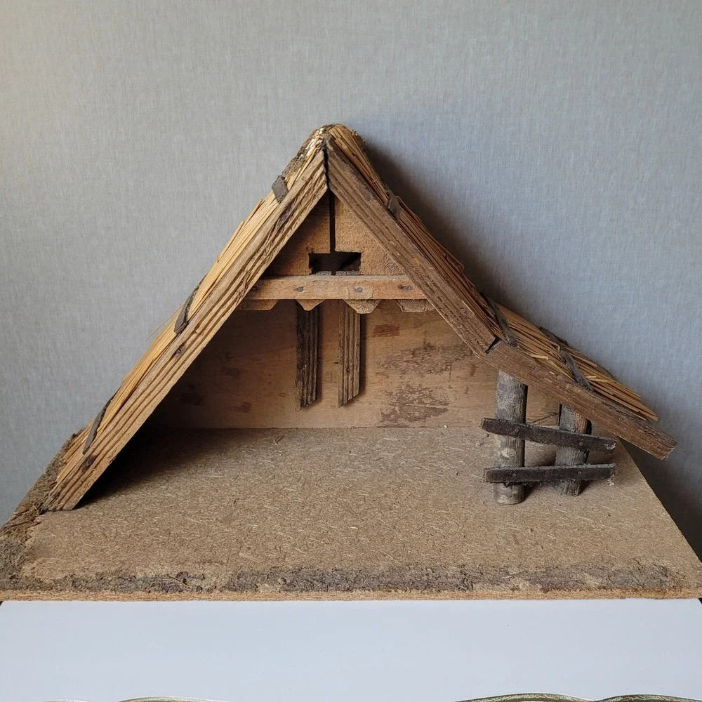 Vintage Hand Crafted Wooden Nativity Stable Manger Italy Rustic Straw Creche